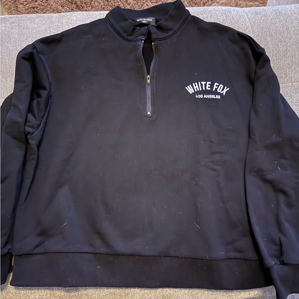 White Fox 3/4 zip sweatshirt. Black - size S/M.